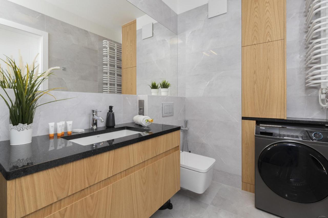 Warsaw Praga Okrzei Apartment By The River By Noclegi Renters Bagian luar foto